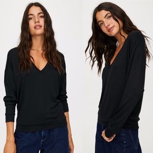 Wilfred Free Aritzia Black V Neck Long Sleeve Tee 